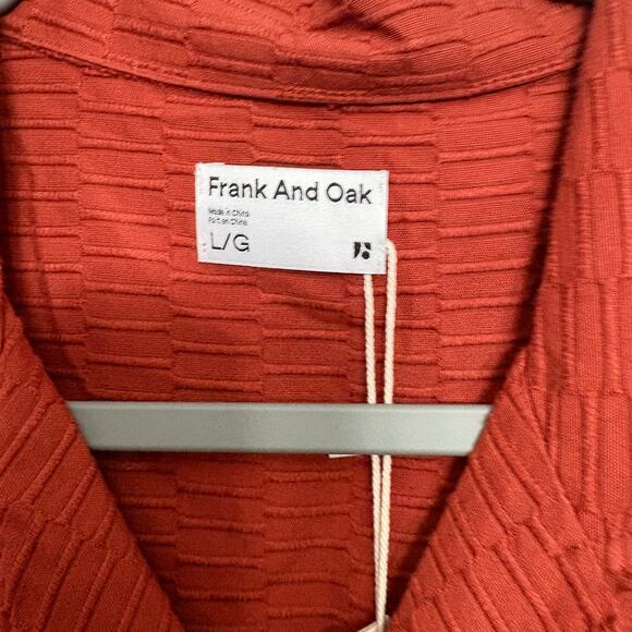 Frank and Oak men’s NWT’s textured Camp collared shirt. Size large - Picture 4 of 7